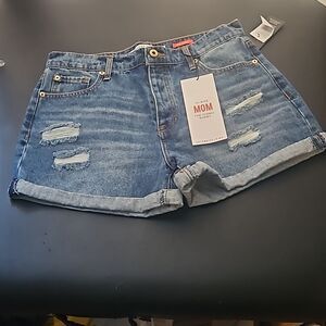 Celebrity Pink Hi Rise Mom Jean Short  Iconic Short Size 11/30